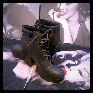 Low Heel Boots w/ Heel